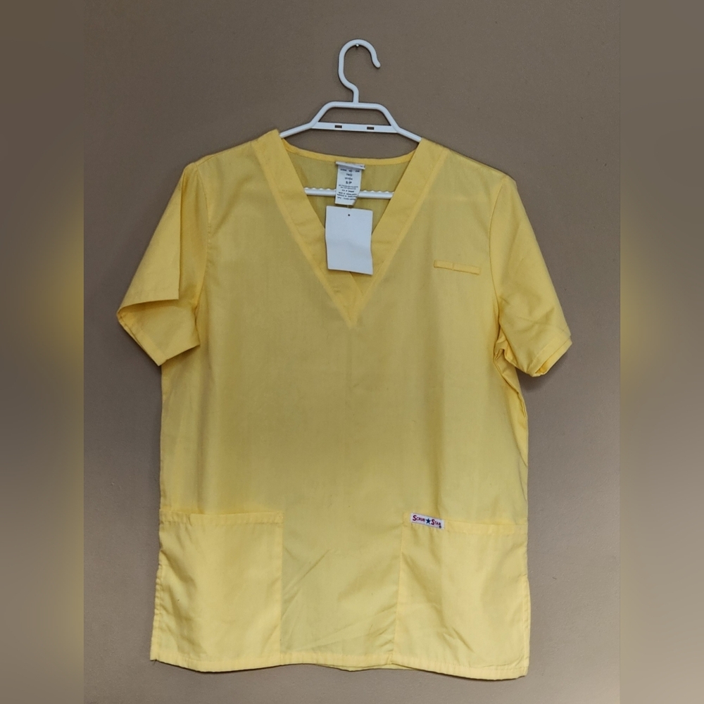 NWT Scrubstar Unisex Short Sleeve V-Neck Front Pocket Scrub Top Yellow Sz S